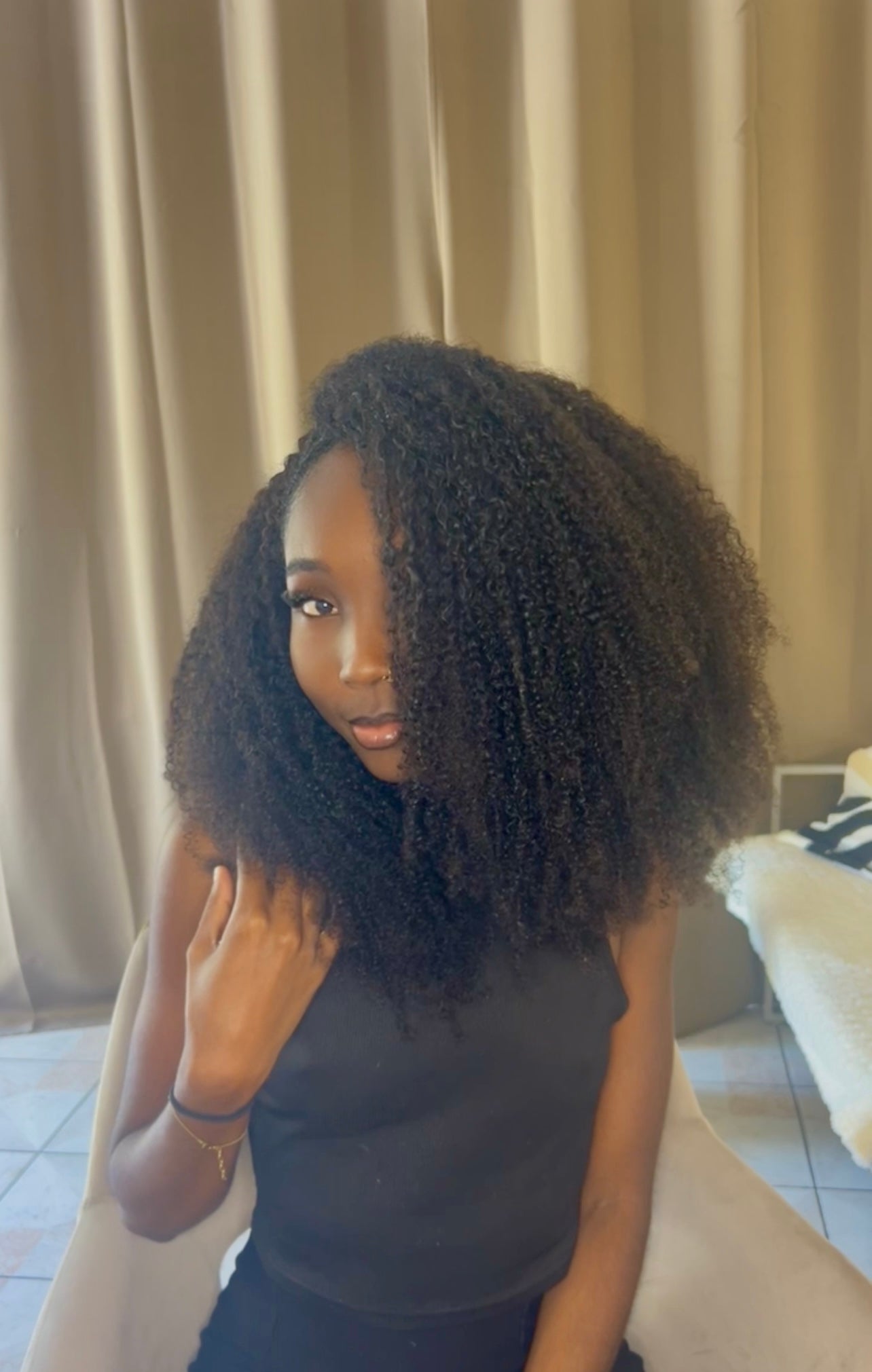 Perruque V-Part Kinky Curly